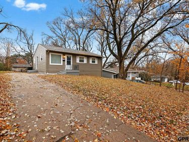 4237 Curtis Avenue, Omaha, NE 68111