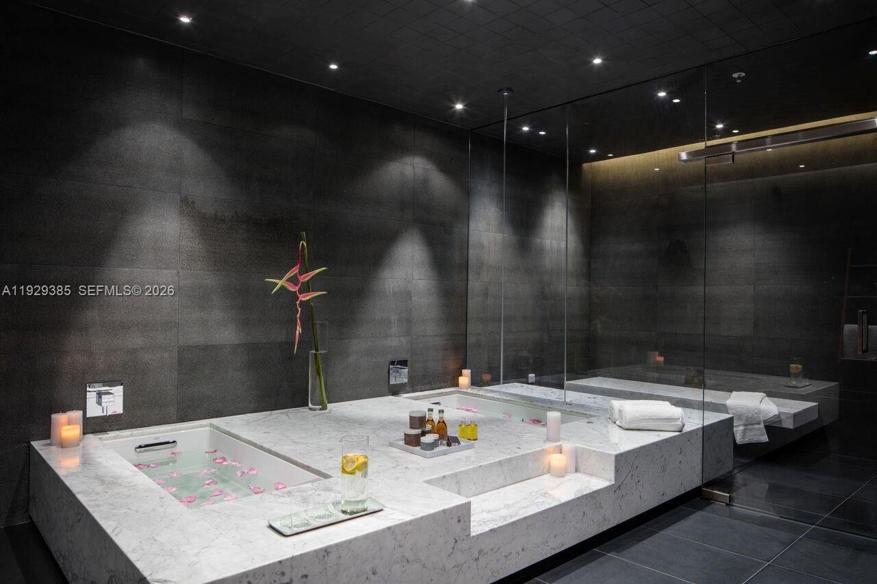 88 SW 7th St, Unit 2501, Miami, FL 33130 Photo