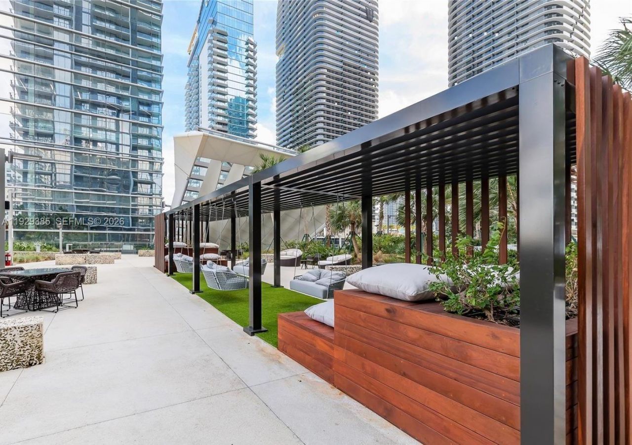 88 SW 7th St, Unit 2501, Miami, FL 33130 Photo