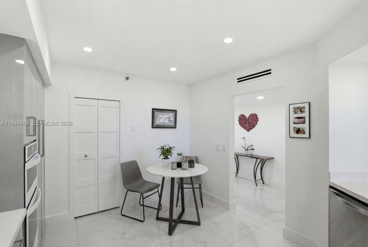 8925 Collins Ave , Unit 9F, Surfside, FL 33154 Photo