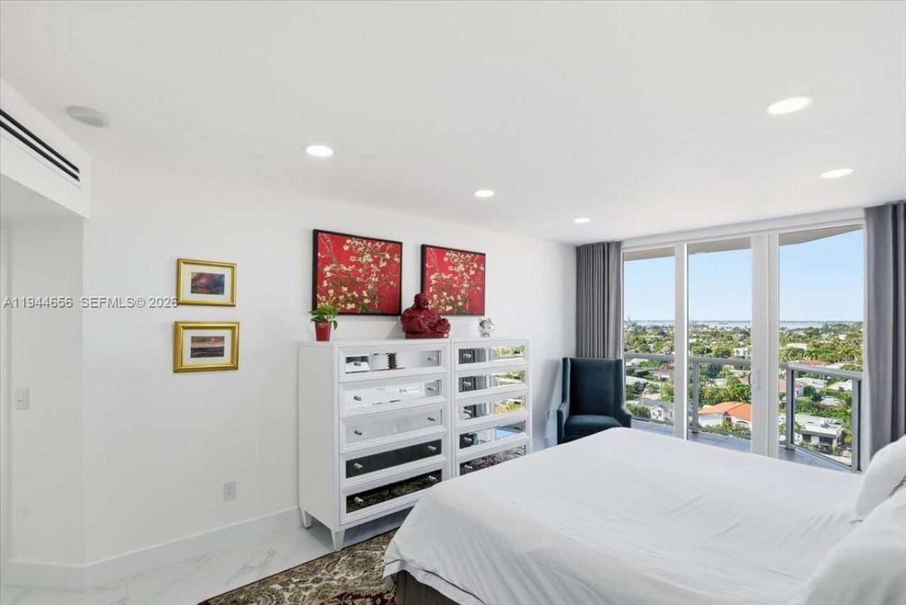 8925 Collins Ave , Unit 9F, Surfside, FL 33154 Photo