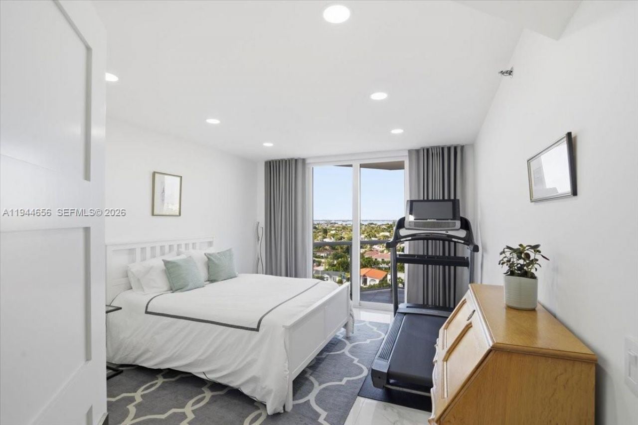 8925 Collins Ave , Unit 9F, Surfside, FL 33154 Photo