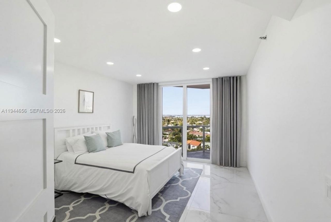 8925 Collins Ave , Unit 9F, Surfside, FL 33154 Photo