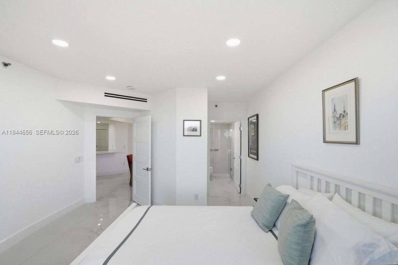 8925 Collins Ave , Unit 9F, Surfside, FL 33154 Photo