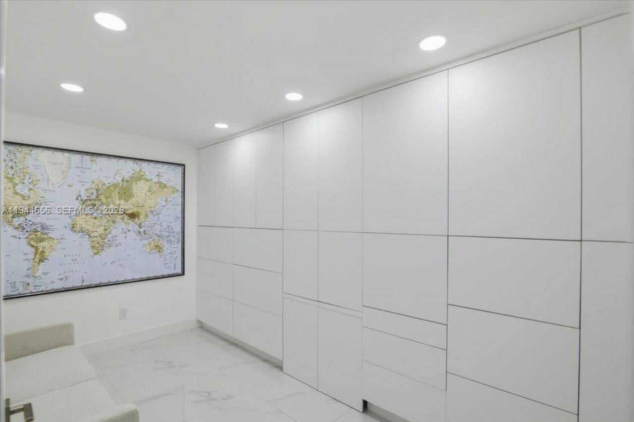 8925 Collins Ave , Unit 9F, Surfside, FL 33154 Photo