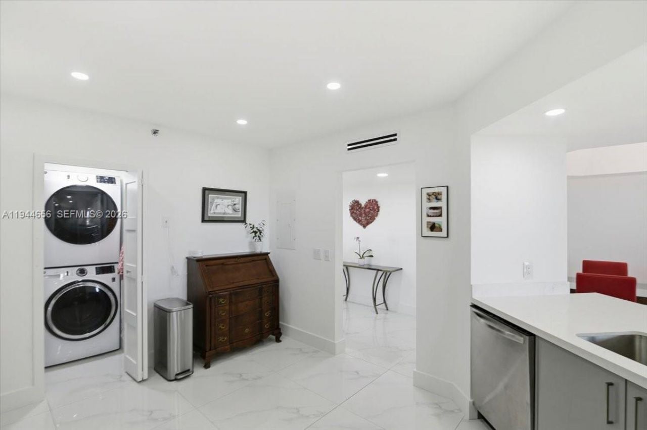 8925 Collins Ave , Unit 9F, Surfside, FL 33154 Photo