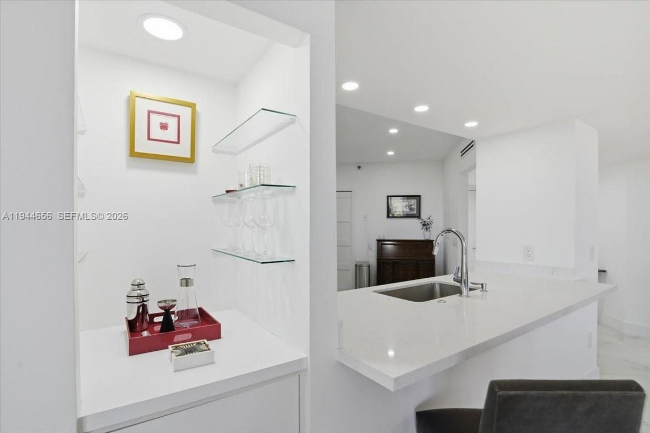 8925 Collins Ave , Unit 9F, Surfside, FL 33154 Photo