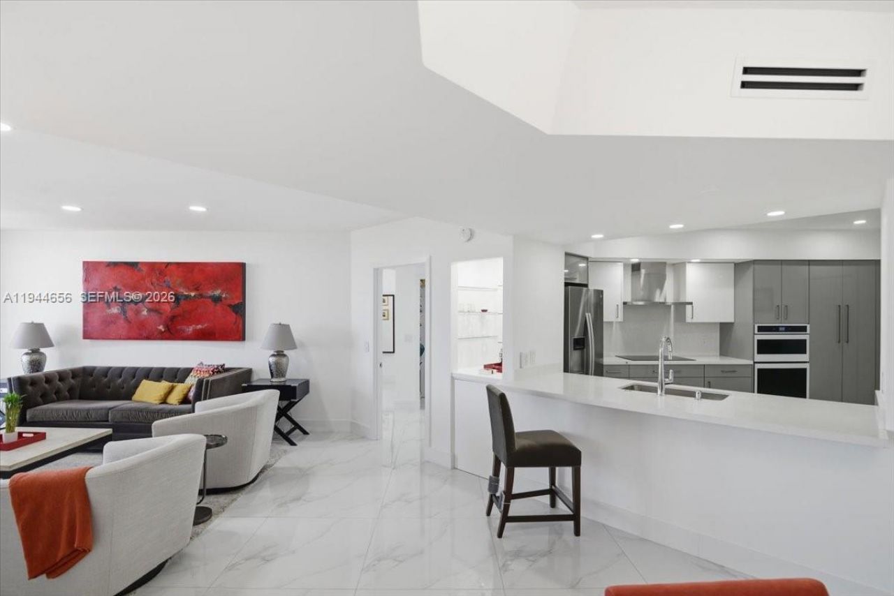 8925 Collins Ave , Unit 9F, Surfside, FL 33154 Photo