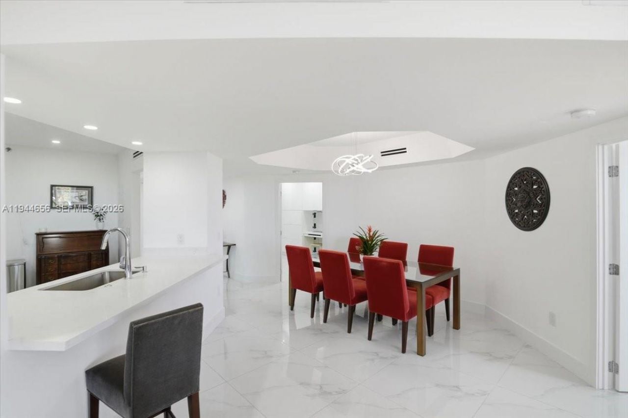 8925 Collins Ave , Unit 9F, Surfside, FL 33154 Photo