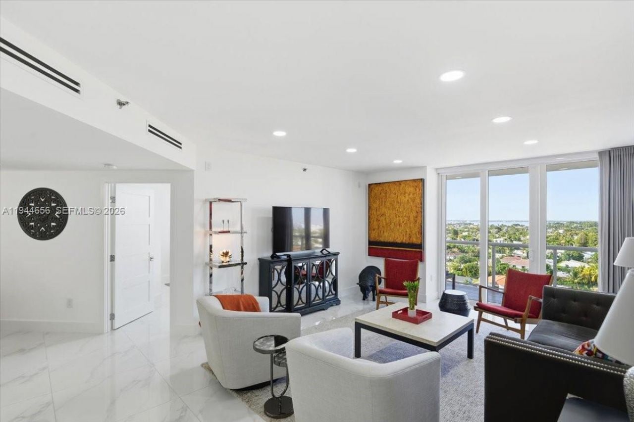 8925 Collins Ave , Unit 9F, Surfside, FL 33154 Photo