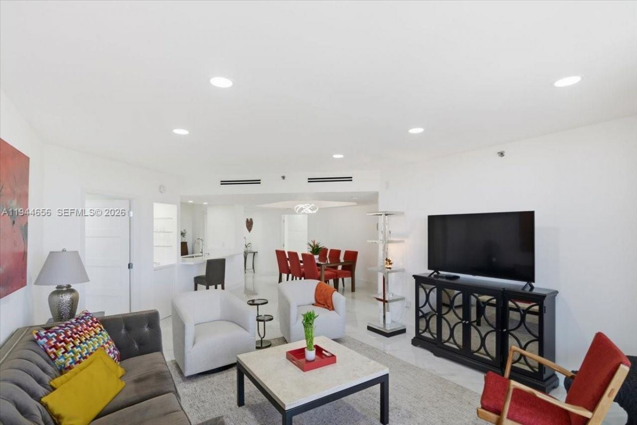 8925 Collins Ave , Unit 9F, Surfside, FL 33154 Photo