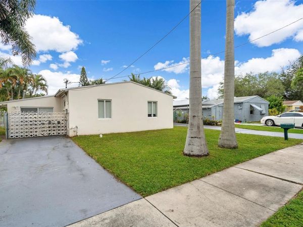 2721 Harding St , Hollywood, FL 33020