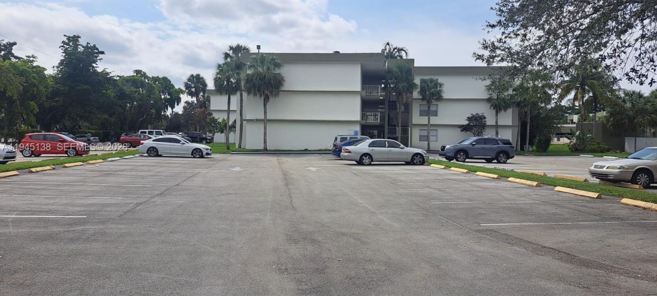 4255 N University Dr , Unit 315, Sunrise, FL 33351 Photo