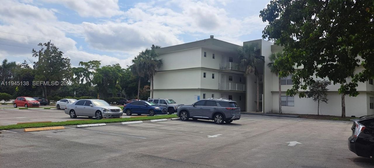 4255 N University Dr , Unit 315, Sunrise, FL 33351 Photo