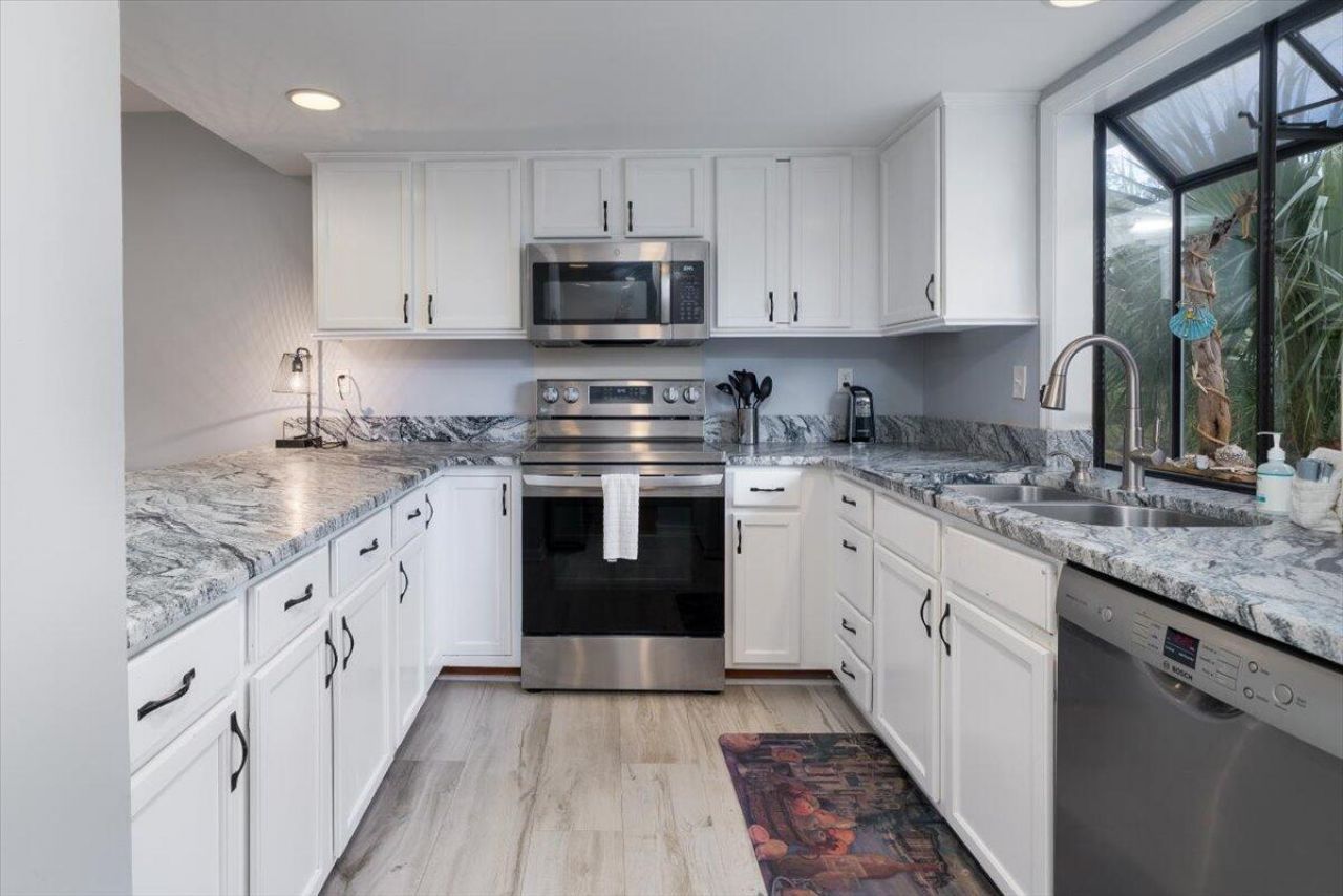 780 Summerwind Circle Photo 7