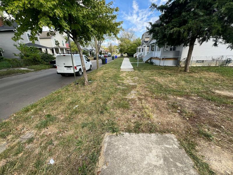 957 E 12th Avenue, Columbus, OH 43211 Photo 3