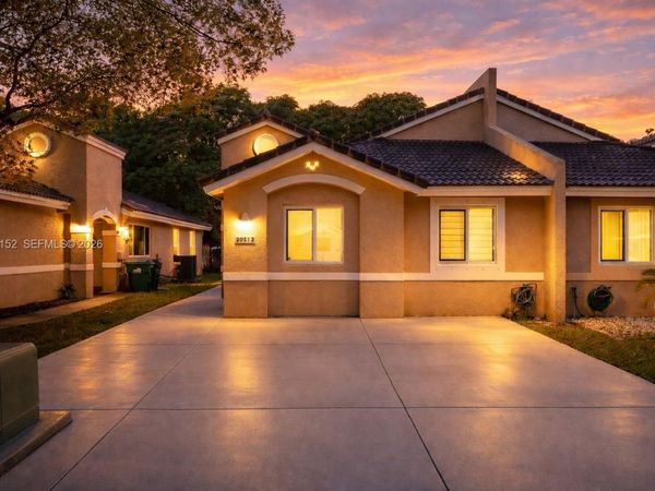 20512 SW 93rd Ave, Cutler Bay, FL 33189