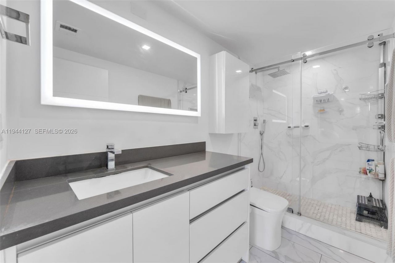 701 Brickell Key Blvd , Unit 1506, Miami, FL 33131 Photo