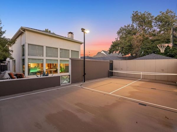 5730 W Amherst Avenue, Dallas, TX 75209