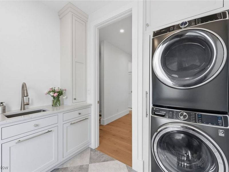 10311 Hunting Hills Avenue NE, Hartville, OH 44632 Photo 13