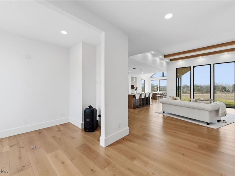 10311 Hunting Hills Avenue NE, Hartville, OH 44632 Photo 15