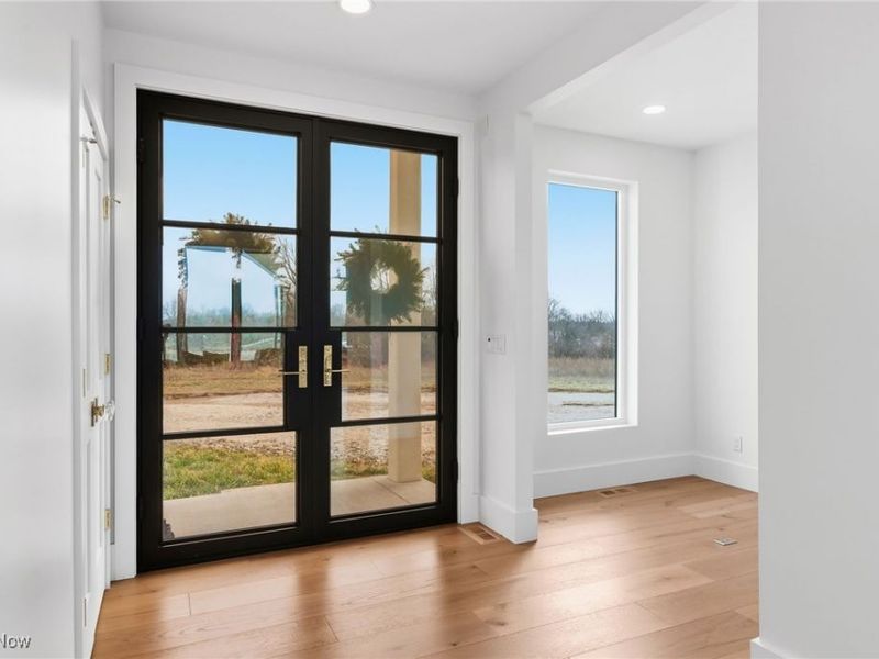 10311 Hunting Hills Avenue NE, Hartville, OH 44632 Photo 2