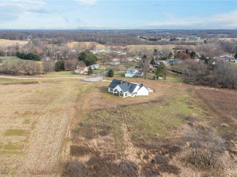 10311 Hunting Hills Avenue NE, Hartville, OH 44632 Photo 34