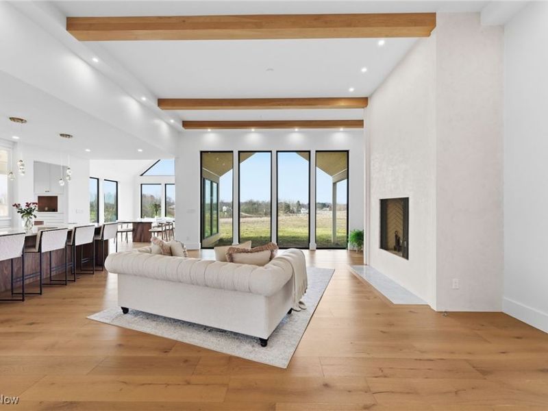 10311 Hunting Hills Avenue NE, Hartville, OH 44632 Photo 6