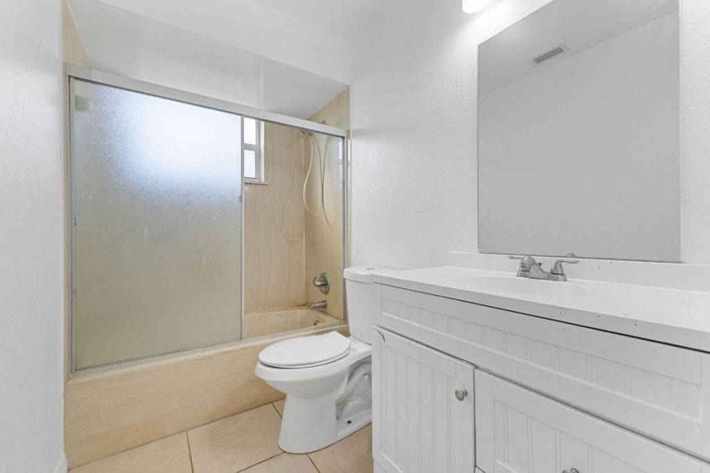 449 SE Oakridge Drive, Port Saint Lucie, FL 34984 Photo
