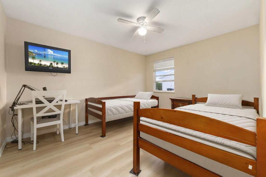 449 SE Oakridge Drive, Port Saint Lucie, FL 34984 Photo