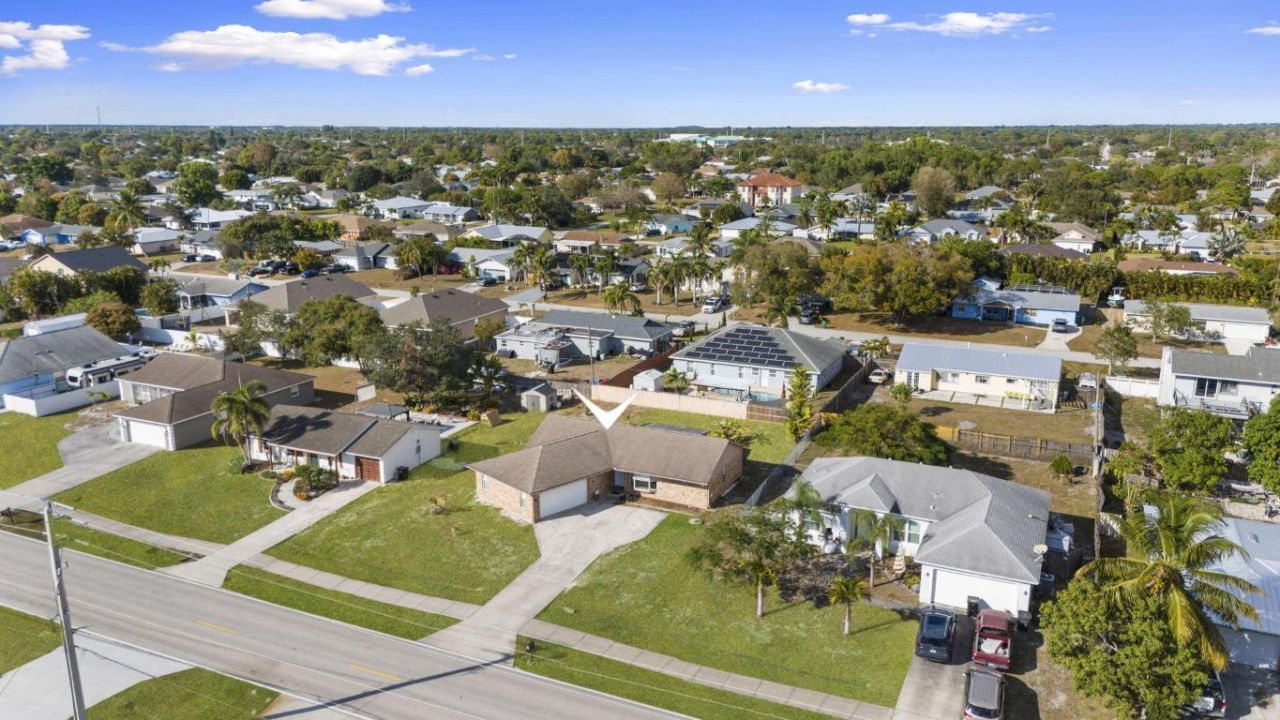 449 SE Oakridge Drive, Port Saint Lucie, FL 34984 Photo