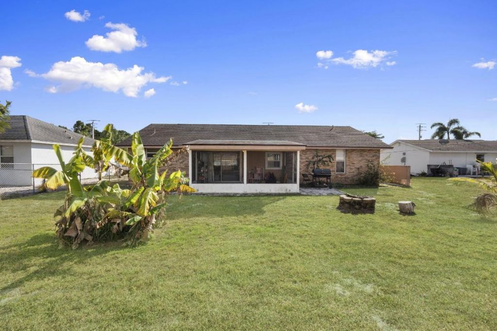 449 SE Oakridge Drive, Port Saint Lucie, FL 34984 Photo