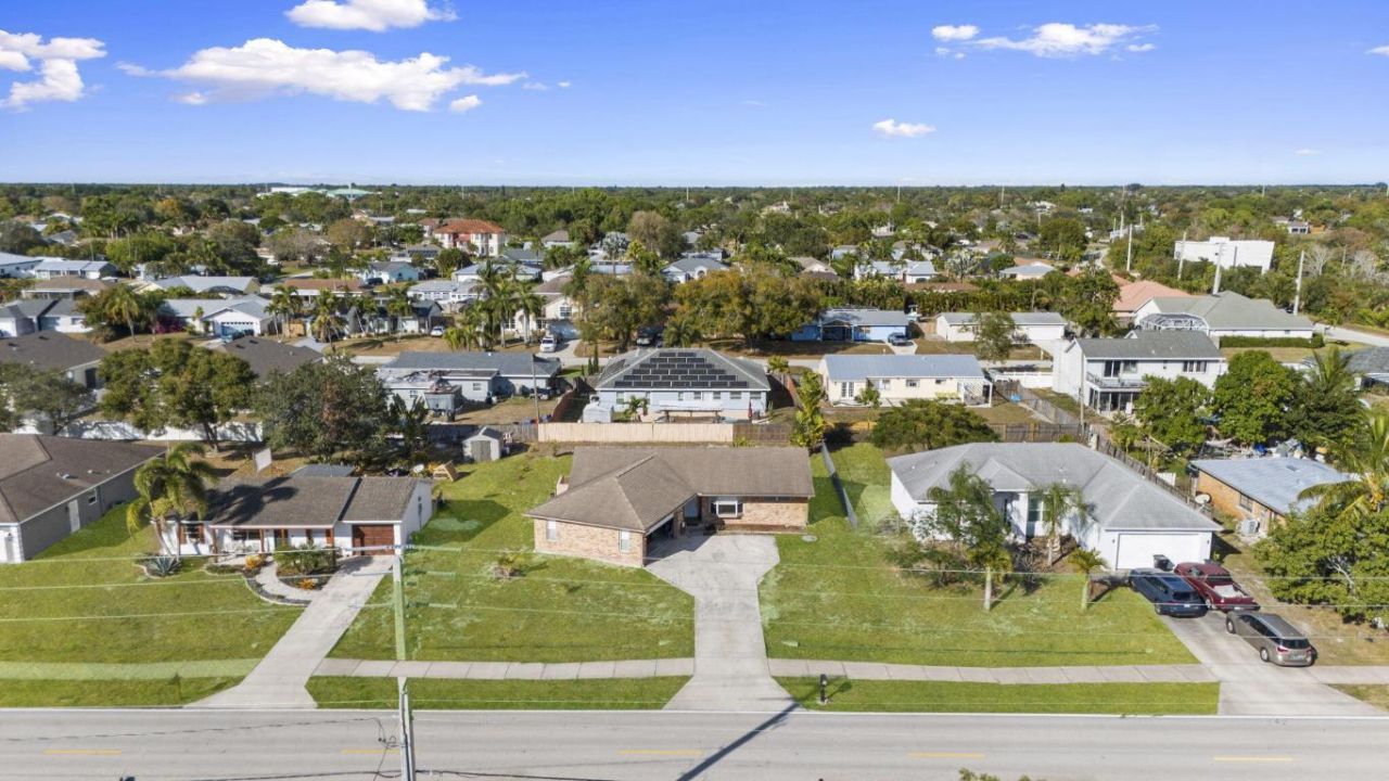 449 SE Oakridge Drive, Port Saint Lucie, FL 34984 Photo