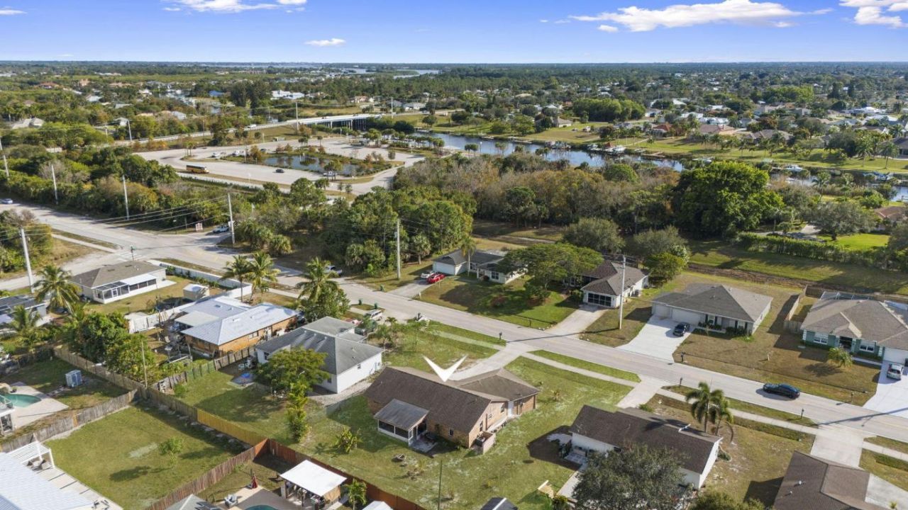 449 SE Oakridge Drive, Port Saint Lucie, FL 34984 Photo