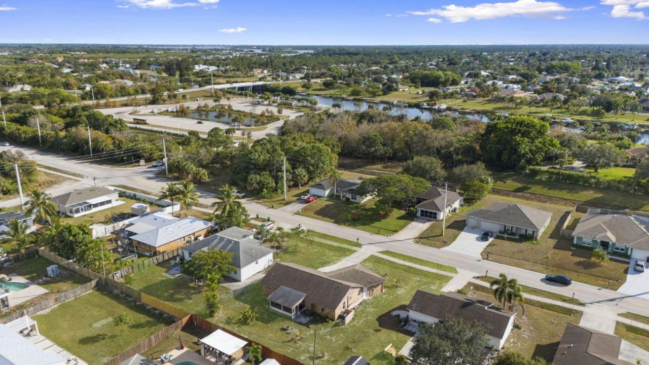 449 SE Oakridge Drive, Port Saint Lucie, FL 34984 Photo