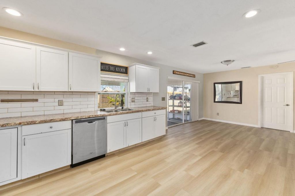 449 SE Oakridge Drive, Port Saint Lucie, FL 34984 Photo