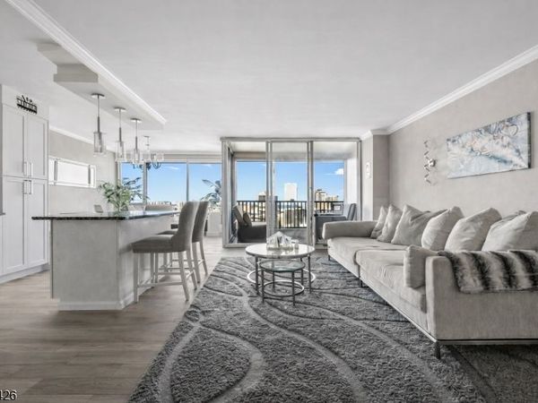 6 Horizon Road, Fort Lee, NJ 07024