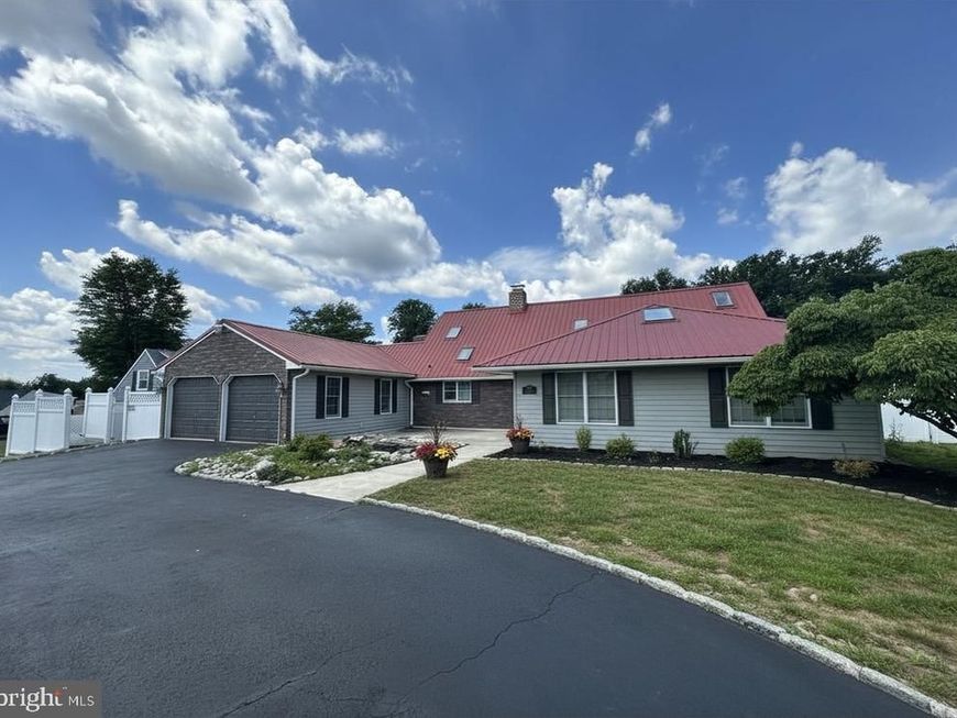 24 Rose Apple, Levittown, PA 19056 Main Photo