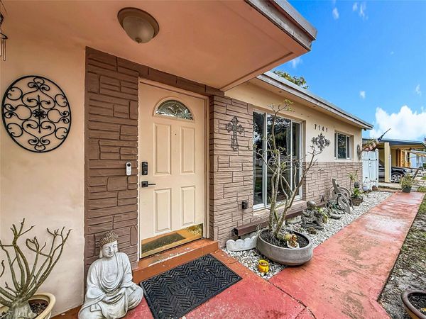 7141 Custer Street, Hollywood, FL 33024