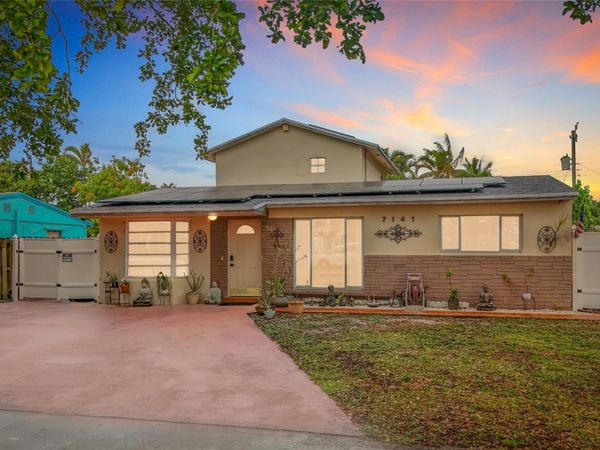 7141 Custer Street, Hollywood, FL 33024