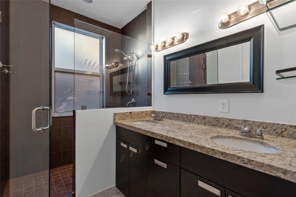 316 SW 16th Street, Unit B, Fort Lauderdale, FL 33315 Photo