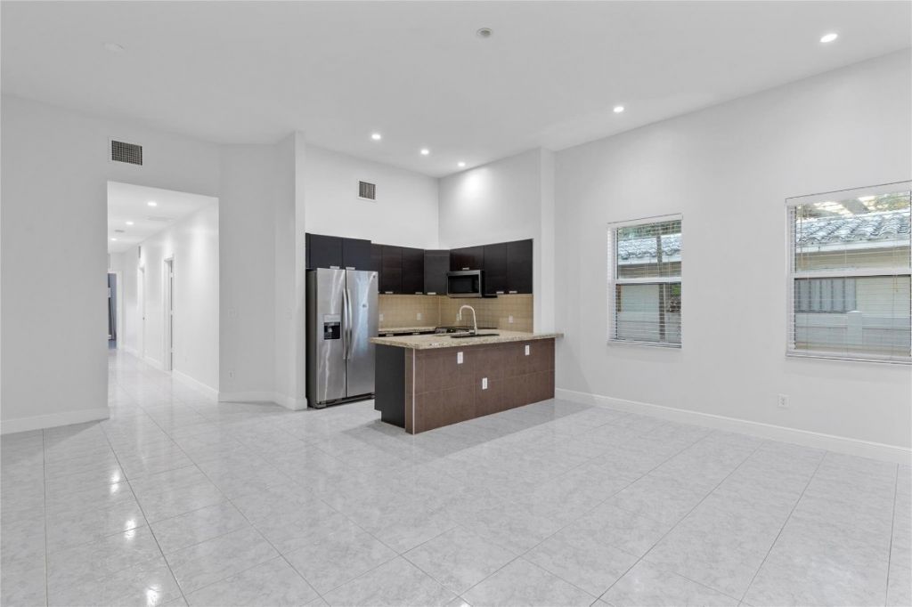 316 SW 16th Street, Unit B, Fort Lauderdale, FL 33315 Photo