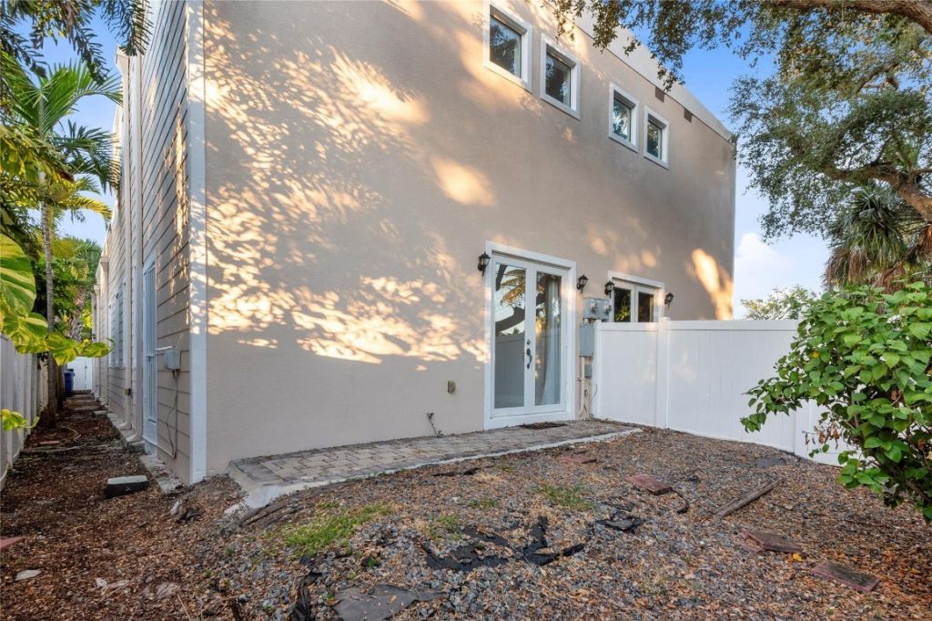 316 SW 16th Street, Unit B, Fort Lauderdale, FL 33315 Photo