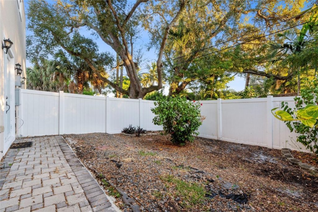 316 SW 16th Street, Unit B, Fort Lauderdale, FL 33315 Photo