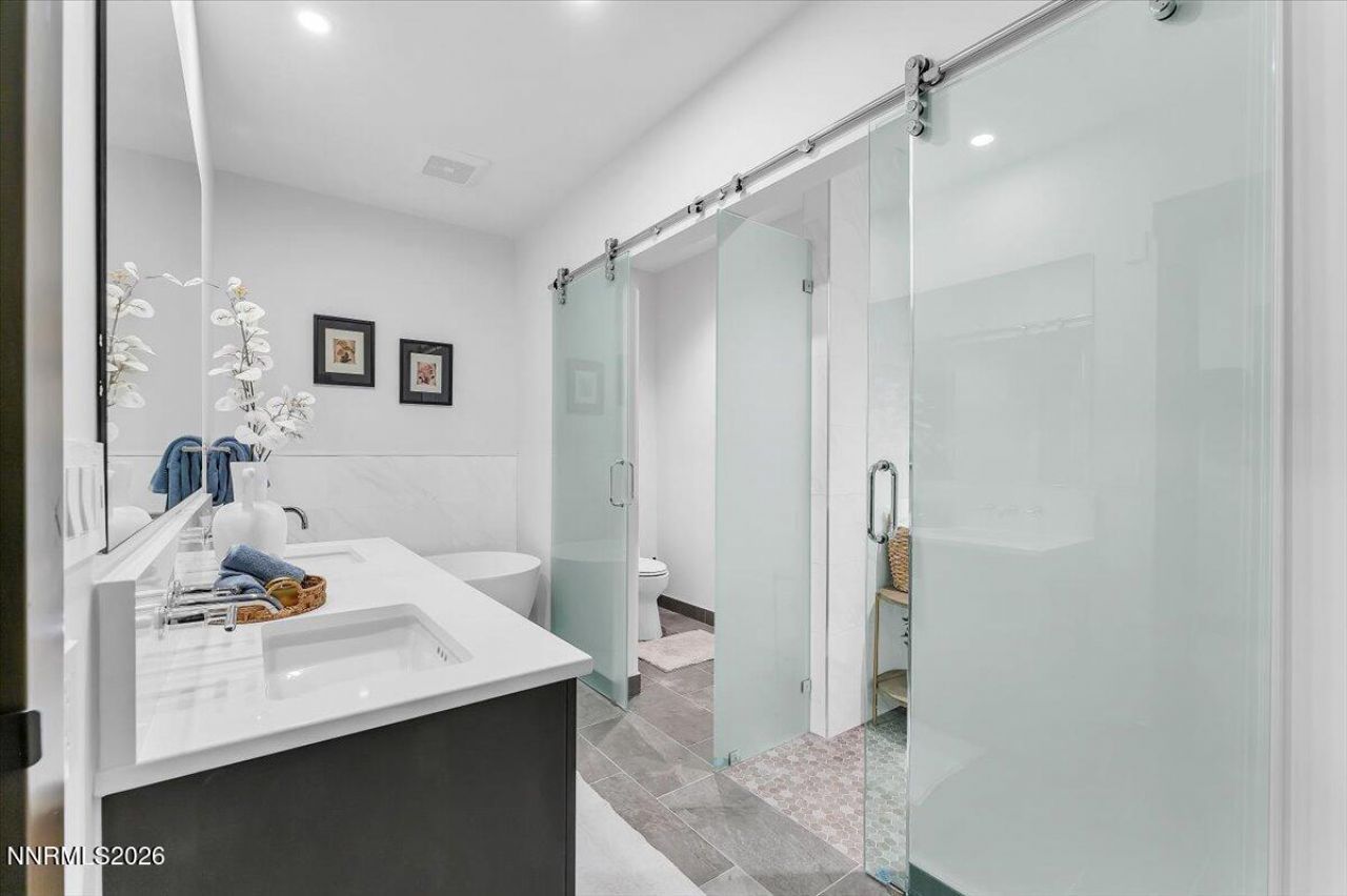 28 Beach Club Drive, Unit 403, Stateline, NV 89449 Photo