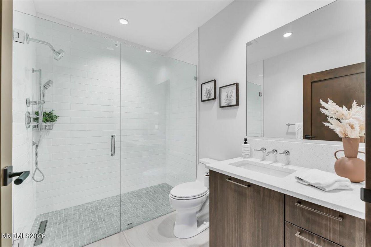 28 Beach Club Drive, Unit 403, Stateline, NV 89449 Photo