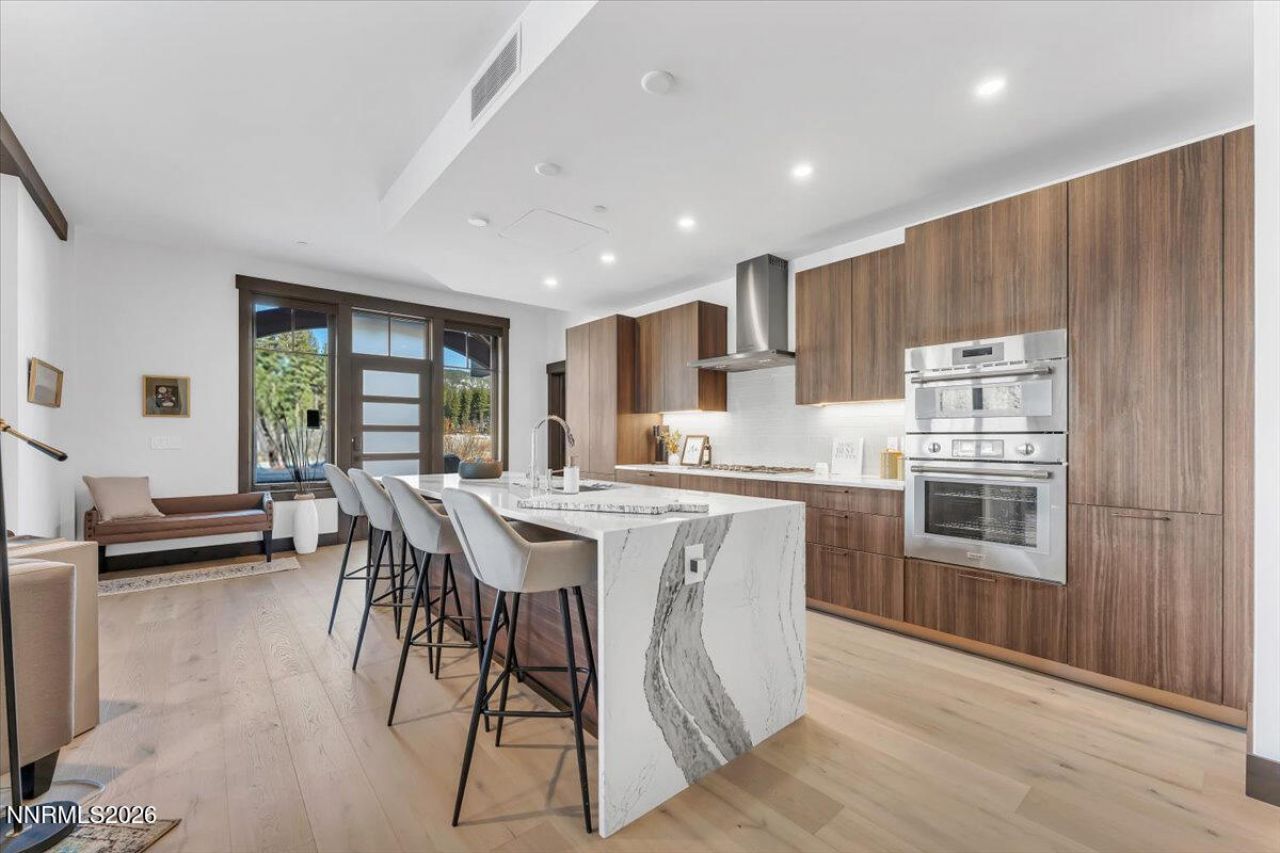 28 Beach Club Drive, Unit 403, Stateline, NV 89449 Photo