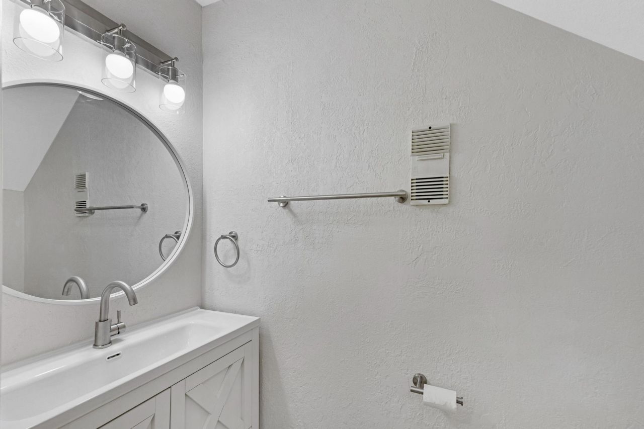 92550 Overseas Highway, Unit 214, Tavernier, FL 33070 Photo