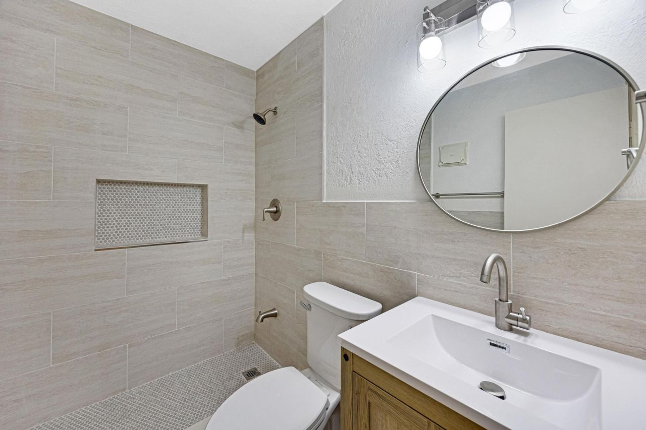 92550 Overseas Highway, Unit 214, Tavernier, FL 33070 Photo