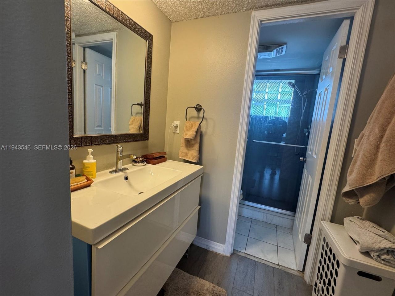 9450 Poinciana Pl, Unit 405, Davie, FL 33324 Photo
